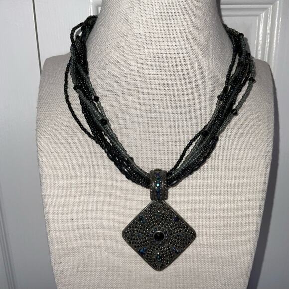 GOTH BLACK PURPLE BLUE IRIDESCENT MULTISTRAND BEADED PENDANT NECKLACE 9” - Picture 6 of 10